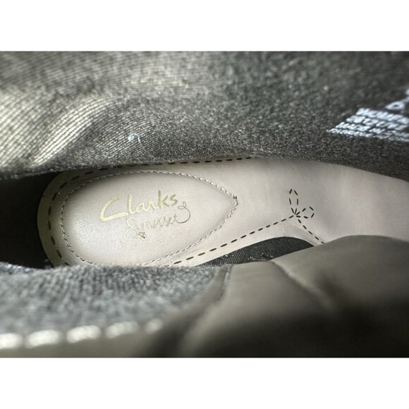 Clarks Gray Suede Ankle Boots Side Zipper Block Heel Booties Women's 9.5 - Picture 8 of 11